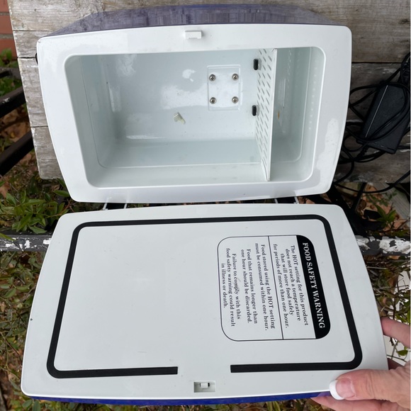 The sharper image blue Hot & cold snack box portable food storage - Picture 5 of 15